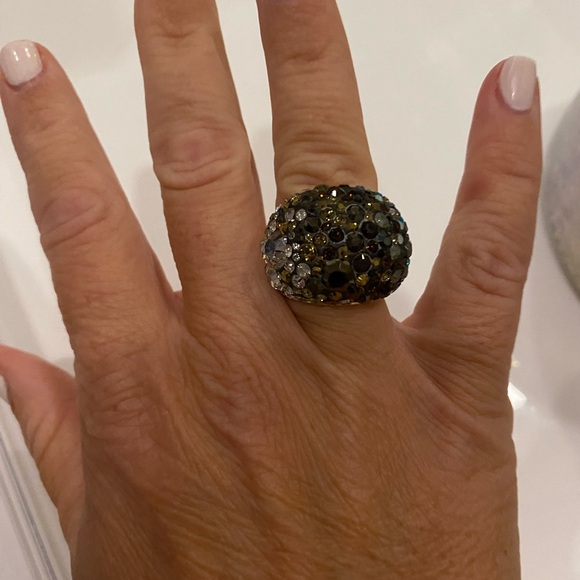 Swarovski Crystal Cocktail Ring. Purple and blue. - Picture 3 of 10